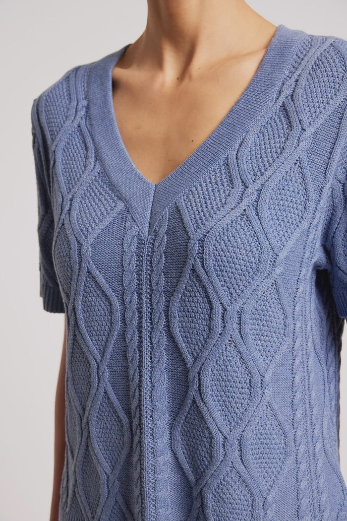 Casa Cable V Knit Marine