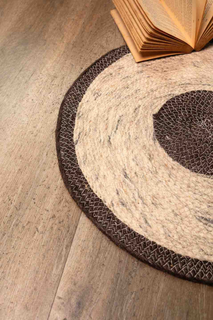 Earth Core – Round Handwoven Wool Rug