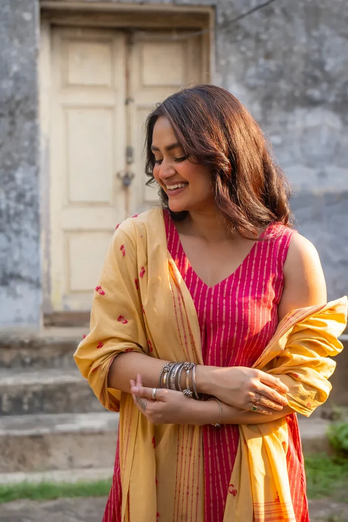 Handwoven Pink Pure South Cotton Kurta Set with Traditional Weave and Dupatta